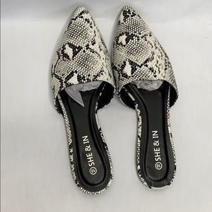 Bought from Shein, brand new! Snakeskin print.